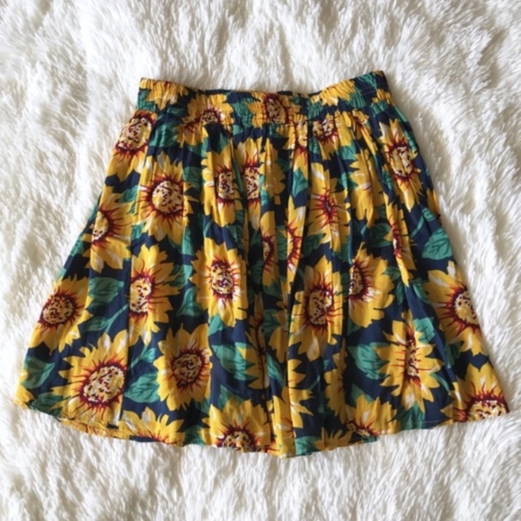 RARE Brandy Melville Luma Sunflower Skirt - Picture 6 of 10